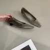 Zapatos de tacón de aguja de terciopelo estilo francés con punta fina para mujer, novedad otoño 2026, zapatos elegantes de tacón bajo, ajustados, para el trabajo, de diseño suave