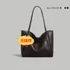 Bolsa de ombro feminina simples de grande capacidade, novo modelo 2026, de alta qualidade, versátil, bolsa de mão casual para o dia a dia, bolsa tote