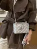 Bolso caja elegante de estilo coreano transfronterizo inspirado en Chanel, bolso cruzado de cadena nuevo y versátil de nicho para el transporte diario de estudiantes universitarios