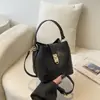 Bolso Cubo Cuadros Bloque de Color Fresco y Hermoso para Mujer 2026 Nuevo Gran Capacidad Versátil para el Trabajo de Damas Bolso Transfronterizo para Mujer