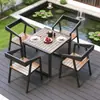 Conjunto de Mesa e Cadeiras Externas para Shoppings, Pátios Externos, Áreas ao Ar Livre, Resistente ao Sol, Impermeável, Madeira Plástica, Terraço de Jardim de Villa, Mesa e Cadeiras de Chá, Aço