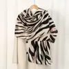Cachecol Estampado Tipo Cashmere Amigo da Pele Xale Versátil para o Novo Outono e Inverno Calor Amigo da Pele Imitação de Cashmere Comércio Exterior Transfronteiriço Transmissão ao Vivo