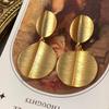 Pendientes Colgantes Redondos Cepillados Aguja de Plata Moda Temperamento Simples Pendientes de Botón Lujo Ligero Estilo Minimalista Pendientes de Personalidad Venta al por Mayor para Mujeres