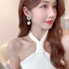 Aretes de Flores Retro de Lujo Ligero Estilo Francés para Mujer Zircón Micro-incrustado Industria Pesada Sentido de Alta Gama Nicho Celebridad Damas Aretes de Perlas con Pin de Plata