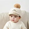 Gorro para Bebé para Otoño e Invierno, Lindo Gorro de Pana con Pompón y Pico de Pato, Gorra de Béisbol Súper Adorable y Cálida para Niños y Niñas