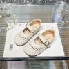 Zapatos Pequeños de Cuero para Niñas 2025 Verano Nuevo Estilo Zapatos de Princesa Trenzados Estilo para Niños Zapatos Planos de Malla Calados para Niñitas