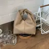 Estilo Preguiçoso Casual Bolsa Nuvem Estilo Comutador Bolsa Feminina 2026 Primavera Nova Tendência Personalizada Simples Bolsa de Mão para Mulheres
