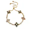 Pulsera Deslizante Flor de Fritilario Hueca de Zirconia para Mujer Moda Medieval Accesorios de Mano de Alta Gama Diseño de Nicho Accesorios de Mano