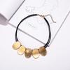 Collar corto de mujer con estilo étnico geométrico de metal para otoño e invierno con personalidad europea y americana de Amazon