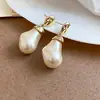 Brincos de Pérola Irregulares Estilo Retrô Francês Agulha de Prata, Brincos de Personalidade de Nicho da Moda, Brincos de Luxo Leve de Alta Qualidade