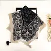Pañuelo de Seda Retro Estilo Americano con Estampado Paisley y Borlas, Chal Multifuncional para Protección Solar, Bufanda para el Cuello, Accesorio Versátil
