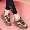 Zapatos de suela blanda, populares 'dad shoes', nueva colección de otoño 2026, zapatillas casual versátiles, de suela gruesa, zapatos para mujer que aumentan la altura, zapatos para viajar