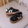 Zapatos Deportivos de Entrenamiento Alemanes para Niños Primavera y Otoño Estilo Nuevo Niño Bebé Velcro Casual Zapatos Deportivos Niña Suela Suave Antideslizante Zapatos para Niños Pequeños
