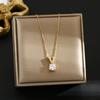 Colar de aço titânio com zircônia incrustada em formato V, elegante, all-match, japonês e coreano, estilo frio feminino, corrente de clavícula com diamante quadrado, joias para atacado