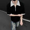 Camiseta raglán de media cremallera estilo americano para hombre, marca de moda de verano, polo resistente con bloques de color y manga corta, corte holgado, manga de tres cuartos