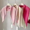 Bufanda Triángulo Engrosada Patrón de Diamantes 100% Lana Bufanda Cruzada Otoño/Invierno Nuevo Estilo Cálida Color Sólido Bufanda Pequeña para el Cuello para Mujer