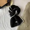 Bufanda tejida de mezcla de lana estilo Chanel para mujer, calentador de cuello de alta gama cálido y versátil para el invierno para estudiantes, fabricante de Tonglu