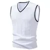 Novo Colete de Tricô Masculino Outono/Inverno 2026 Gola V Color Block Tricô Canelado Vertical Trançado Sem Mangas Suéter Casual para Camada