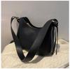Bolso de axila estilo coreano 2023 bolso de gran capacidad para mujer simple primavera Bolso grande tote bolso media luna correa de hombro hueca bolso de mujer