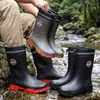 Botas de Chuva Transfronteiriças Masculinas de Cano Médio Estilo Novo Casual Masculino Solado Grosso Adulto Impermeável Sapatos de Borracha Resistentes ao Desgaste Antiderrapantes Sapatos Aquáticos