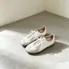 Zapatillas casuales retro de cuero genuino con suela blanda, de entrenamiento, alemanas para mujer, nuevas de primavera y otoño, punta redonda, versátiles, con cordones y aumento interno de altura