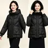 Chaqueta Corta de Algodón para Mujer 2026 Ropa de Algodón con Relleno de Plumas para Invierno Chaqueta Acolchada con Capucha Estilo Coreano Chaqueta de Algodón Holgada para Estudiante Ropa Exterior Engrosada