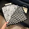 Pañuelo de Seda 70 Cuadrado Moda Coreana de Alta Gama Versátil Profesional Seda Sintética Pequeño Pañuelo de Cuello Estampado Retro Pañuelo de Seda para Mujer