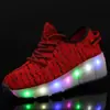 Verano 2020 nuevos zapatos de coco para niños y niñas Zapatos infantiles para caminar de una rueda Zapatos de luz LED luz de colores venta al por mayor de fábrica