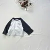 Camiseta Casual Versátil de Manga Longa Estilo Coreano Ins Artístico para Meninos e Meninas, Camiseta Básica Color Blocking Solta para Primavera e Outono