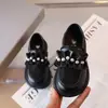 Sapatos de menina 2025 verão novo estilo primavera e outono respirável infantil princesa pequenos sapatos de couro sola macia sapatos casuais esportivos para meninas