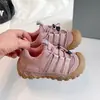 Tênis esportivos de malha para meninas, sapatos casuais fechados para meninos, Novidades de Outono 2026, Sapatos Individuais Anticolisão Antiderrapantes para Crianças