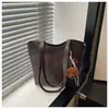 Bolsa Retro de Alta Qualidade para Mulheres, Bolsa de Ombro Versátil Tendência Inverno 2025 com Ótima Textura, Bolsa Tote de Grande Capacidade