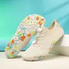 Sapatos aquáticos de sola grossa para uso externo no verão para homens e mulheres, com características antiderrapantes, de secagem rápida, respiráveis e design de cinco dedos, adequados para atividades de praia, caminhadas e natação