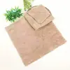 Venta al por mayor del fabricante Toalla cuadrada de terciopelo coral Toalla para lavar la cara para niños Toalla de mano para jardín de infantes Trapo desmaquillante Se puede aspirar