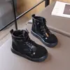 Botas Martin estilosas de outono e inverno para crianças, botas casuais de couro simples para atividades ao ar livre para meninas e meninos, tamanhos médios e grandes, estilo britânico