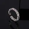 Anillo de Apertura Circular de Rubí con Diseño Geométrico de Lujo Ligero, Anillo de Joyería para Mano Versátil de Gama Alta de Nicho