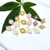 Al por mayor Versión Coreana Creativo Colgante Individual Gota de Aceite Pequeña Margarita Flor de Crisantemo Collar Pulsera Colgante Aleación DIY Joyería