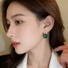 Brincos de Zircônia Esmeralda 2026 Novo Estilo Popular para Mulheres, Elegantes e de Alto Padrão, Luxo Leve, Brincos Retrô de Nicho