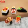 Nueva Serie de Muñecas Comida de Sushi Deliciosa 3D Hecha a Mano Casa de Muñecas Comida Juego DIY Pegamento de Crema Resina Accesorios Colgante