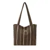 2026 Nuevo Estilo Bolso de Hombro Sencillo Bolso Tote Casual para Estudiantes Universitarios Bolso de Lona de Gran Capacidad para Mujer Otoño e Invierno Versátil