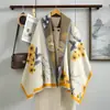 Bufanda de Imitación Cachemir Estilo Tweed con Camelia para Mujer en Otoño e Invierno Nueva Elegante Versátil Decorativa Engrosada Cálida Chal Largo