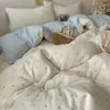 Conjunto de Quatro Peças de Gaze Dupla Amiga da Pele Classe A Estampa Floral de Desenho Animado Roupa de Cama de Algodão Conjunto de Três Peças de Lençol com Fronha e Capa de Edredom para Quarto de Estudante