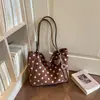 Bolsa tote retrô artística de bolinhas estilo coreano estilo faculdade para mulheres, nova moda outono 2026 bolsa de ombro de grande capacidade