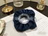 Em Estoque Atacado Veludo Estilo Coreano Cor Sólida Simples Scrunchie Listrado Intestino de Porco Elástico de Cabelo Faixa de Cabelo Anel de Cabelo