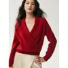 Elegante y versátil, este suéter de cachemira de color liso presenta un diseño de cuello en V cruzado, una estética minimalista y un estilo relajado y sin esfuerzo.. Es un jersey de lana de manga larga perfecto para añadir un toque de sofisticación a tu look
