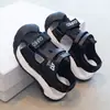 Sandalias Deportivas de Moda para Niños 2026 Nuevos Zapatos de Playa de Verano para Niños Suela Suave Niños Medianos y Grandes Niños Pequeños Zapatos para el Agua