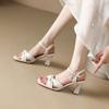 Sandalias de Tacón Alto para Mujer 2023 Verano Nuevo Estilo Europeo y Americano Punta Abierta Tacón Grueso Hebilla Zapatos de Moda Negro Piel de Oveja Zapatos de Mujer