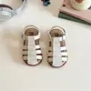Zapatos para Niños 2025 Verano Nuevo Estilo Coreano Niños y Niñas Sandalias Casuales de Punta Cerrada Suela Blanda Zapatos de Playa para Exterior Zapatos de Moda Estilo Verano