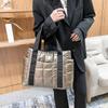 Bolsa casual estilo coreano 2024 nova moda inverno algodão acolchoado jaqueta xadrez bolsa de ombro estudante portátil bolsa crossbody