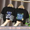 Camiseta de Manga Longa para Meninos Algodão Puro 2026 Outono Novo Estilo Infantil Crianças de Meia-Idade e Mais Velhas Estilo Primavera e Outono Camada de Base Listrada Falsa Peça Dupla